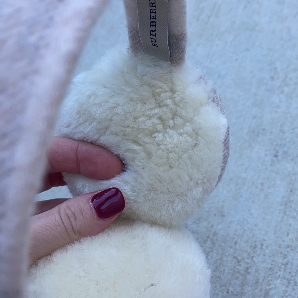 Burberry Plaids Cashmere Ear Muffs - Picture 7 of 8